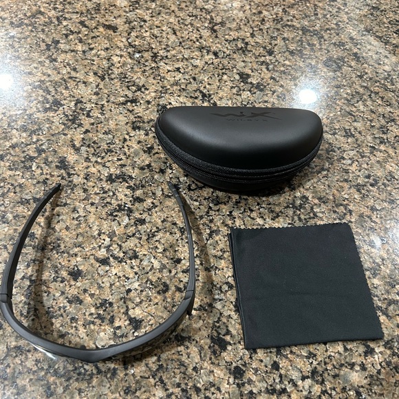 WILEY X SUNGLASSES - Picture 4 of 4